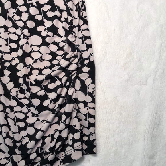 Short Sleeve Top - Picture 2 of 4